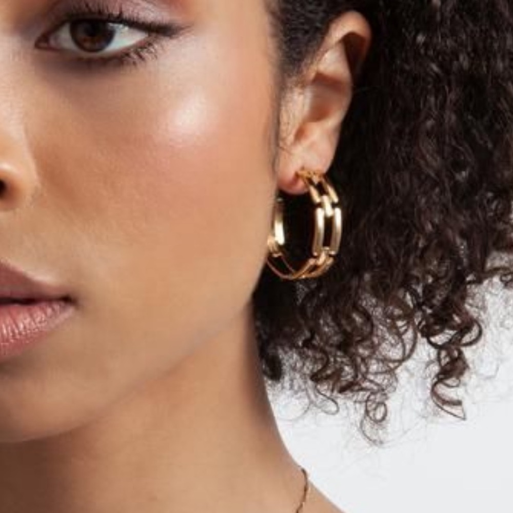 Miranda Frye Taylor Hoop Earrings